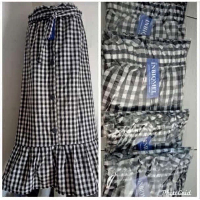 Rok tartan asimetris dewasa bisa couple dengan anak ya moms