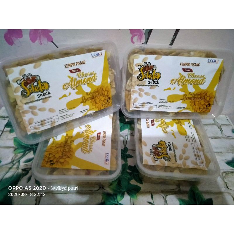 

keripik pisang sitela rasa CHEESE ALMOND/keripik pisang cheese almond/keripik pisang lumer/cemilan