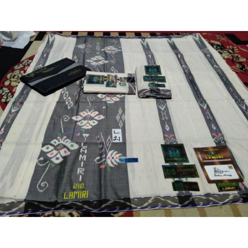 sarung Lamiri Grimis Putih Termura terlembut