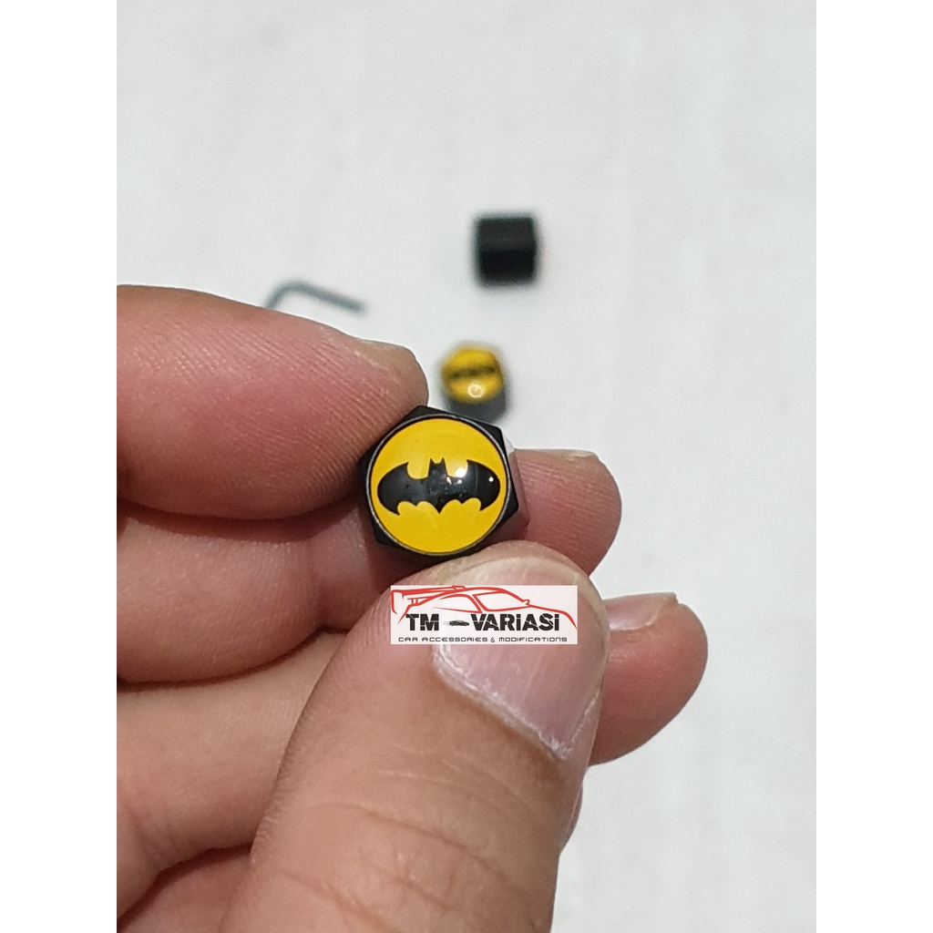 Tutup Pentil Ban Mobil Logo Batman Dengan Kunci L Anti Maling