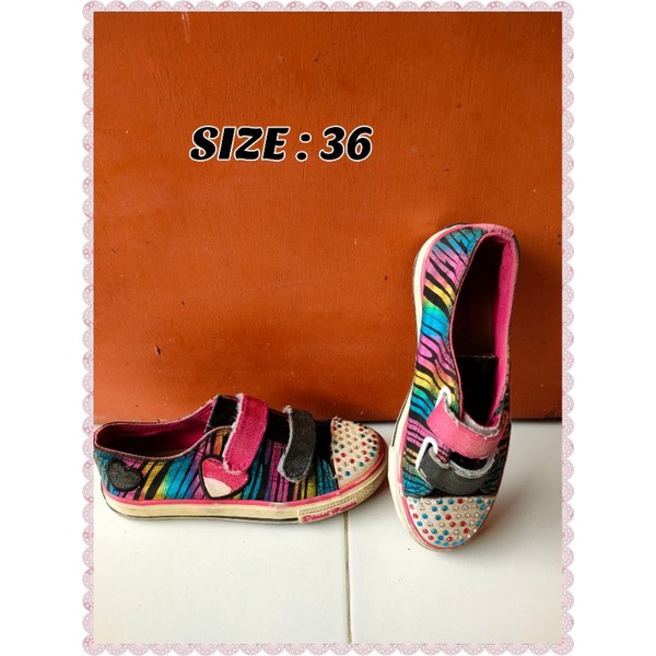 PRELOVED SEPATU ANAK SIZE 36