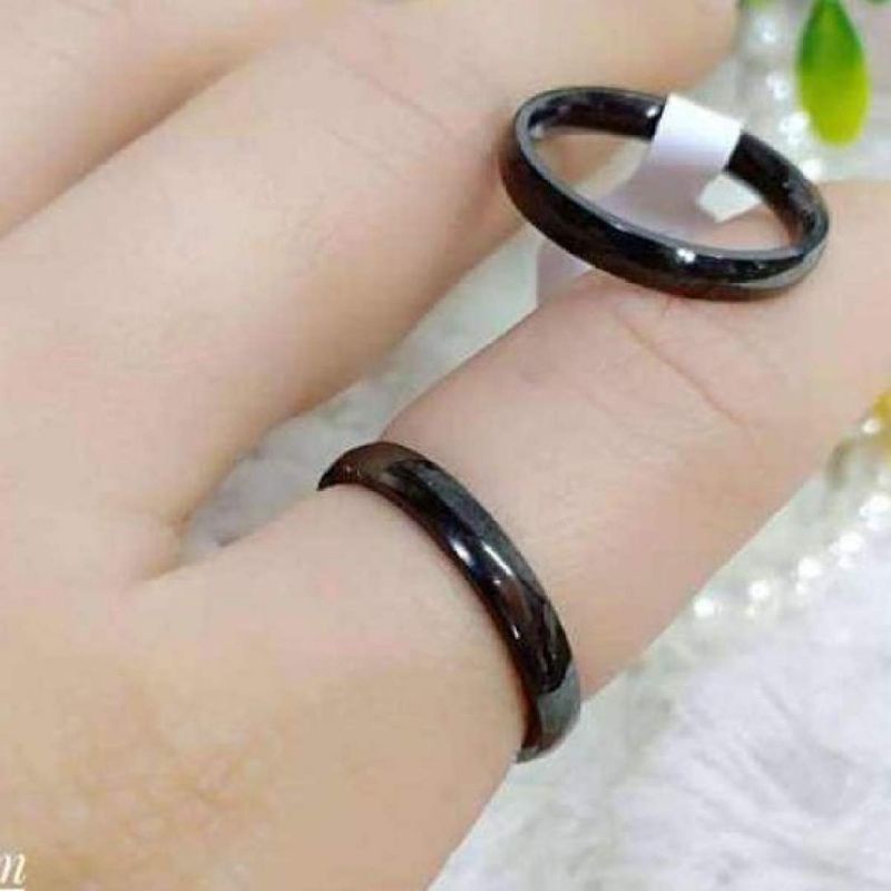 Cincin Titanium Polos Hitam Kecil