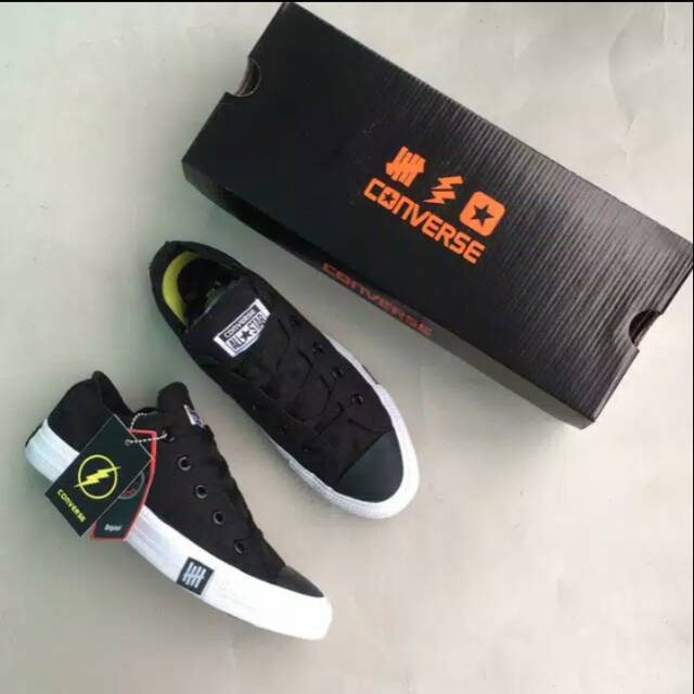 CONVERSE ALL STAR CHUCK TAYLOR X UNDEFEATED (ORIGINAL MADE IN VIETNAM)