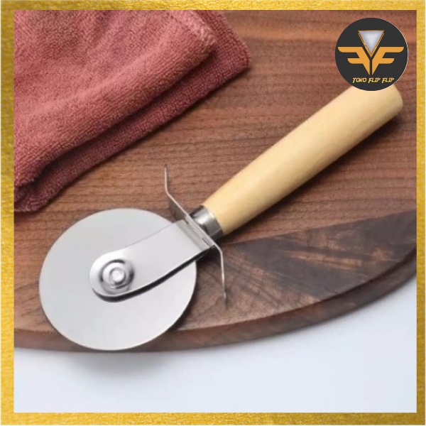 Pisau Cutter Pizza Gagang Kayu Pisau Pemotong Pizza Bentuk Roda Stainless Steel Pemotong Serbaguna