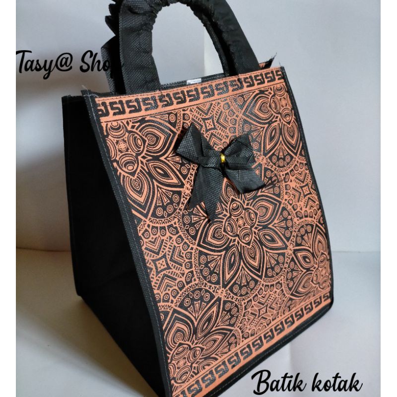 

Tas hajatan batik kotak UK. 22x22