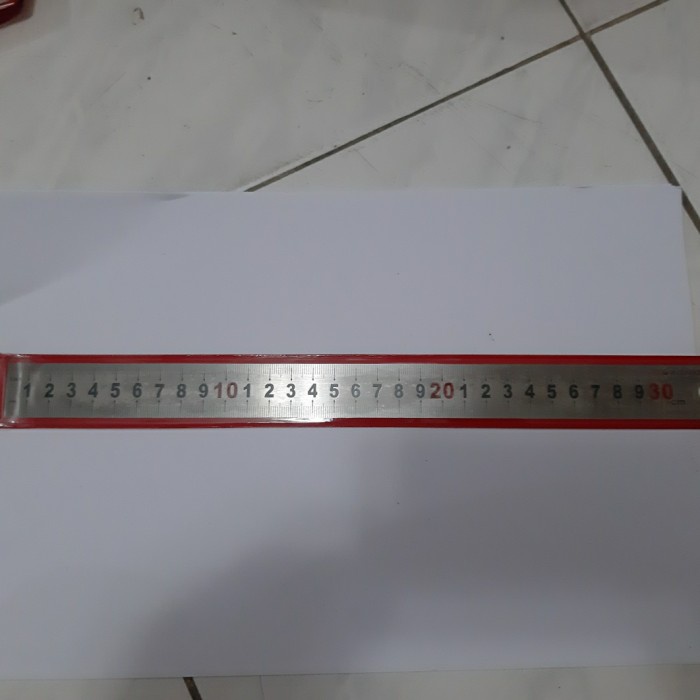 

Produk Penggaris Stainless 30 Cm Hemat