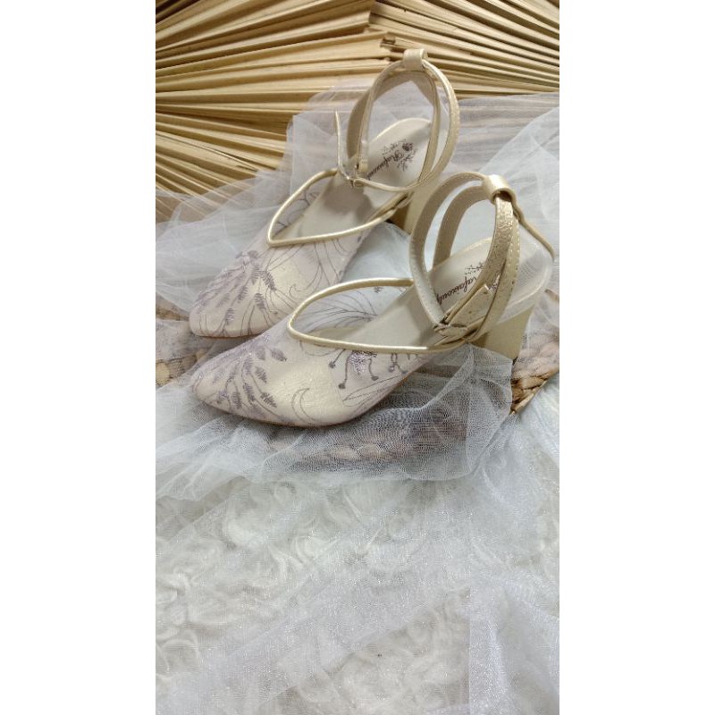 sepatu Arummi purple gold tali 7cm hak tahu