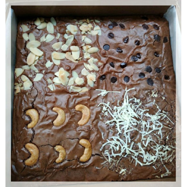 

fudgy brownies 20x20 / four topings