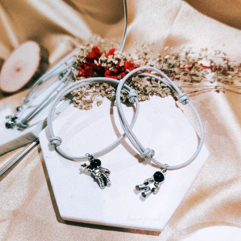 Gelang magnet couple astronot • gelang couple magnet free box