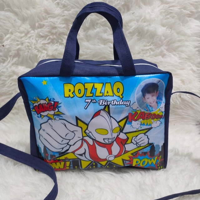 

Tas souvenir custom resleting kombinqsi mika tema ultramen