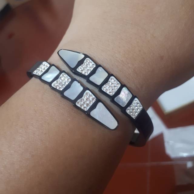 Gelang titanium cartier model sisik naga warna hitam keramik