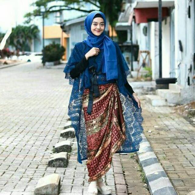 Long cape brukat long cape brokat