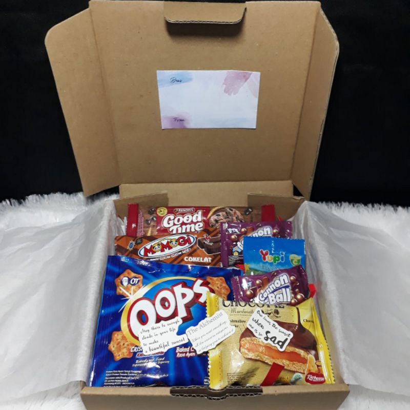 

Hampers Snack/Snack Box/Gift Box/Kado Snack/Hadiah Wisuda/Hadiah Ulang Tahun