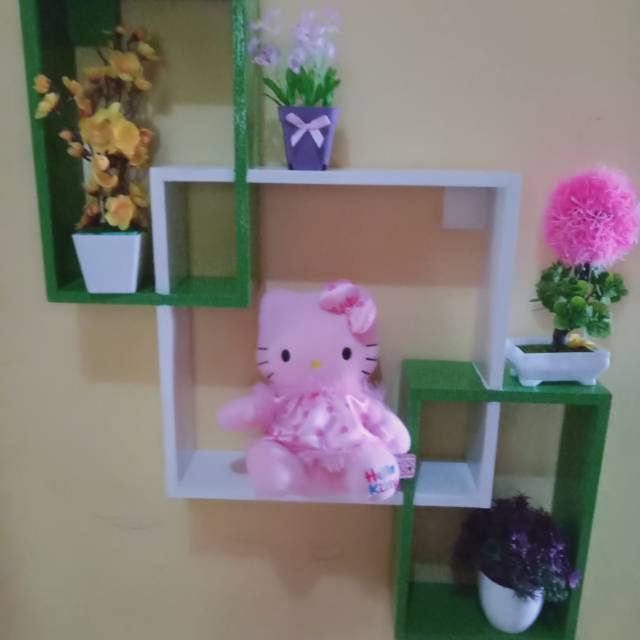 Rak bunga ./boneka/buka..rak susun dinding