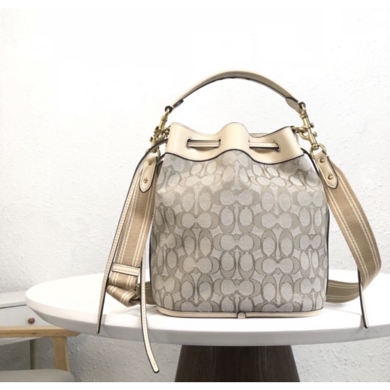 Coach Field Bucket Bag In Signature Jacquard (C3853)