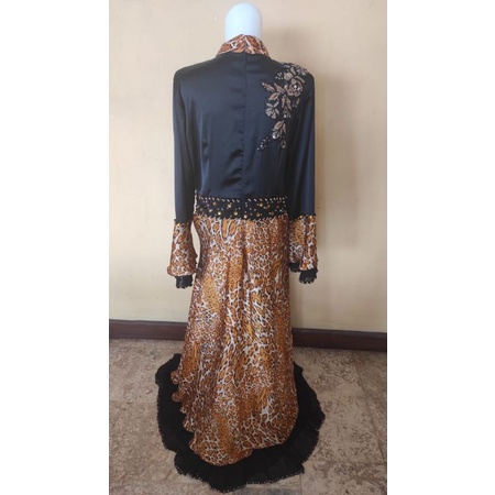 baju pesta motif macan