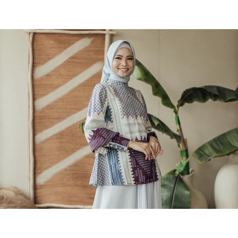 preloved nawa blouse by wearing klamby