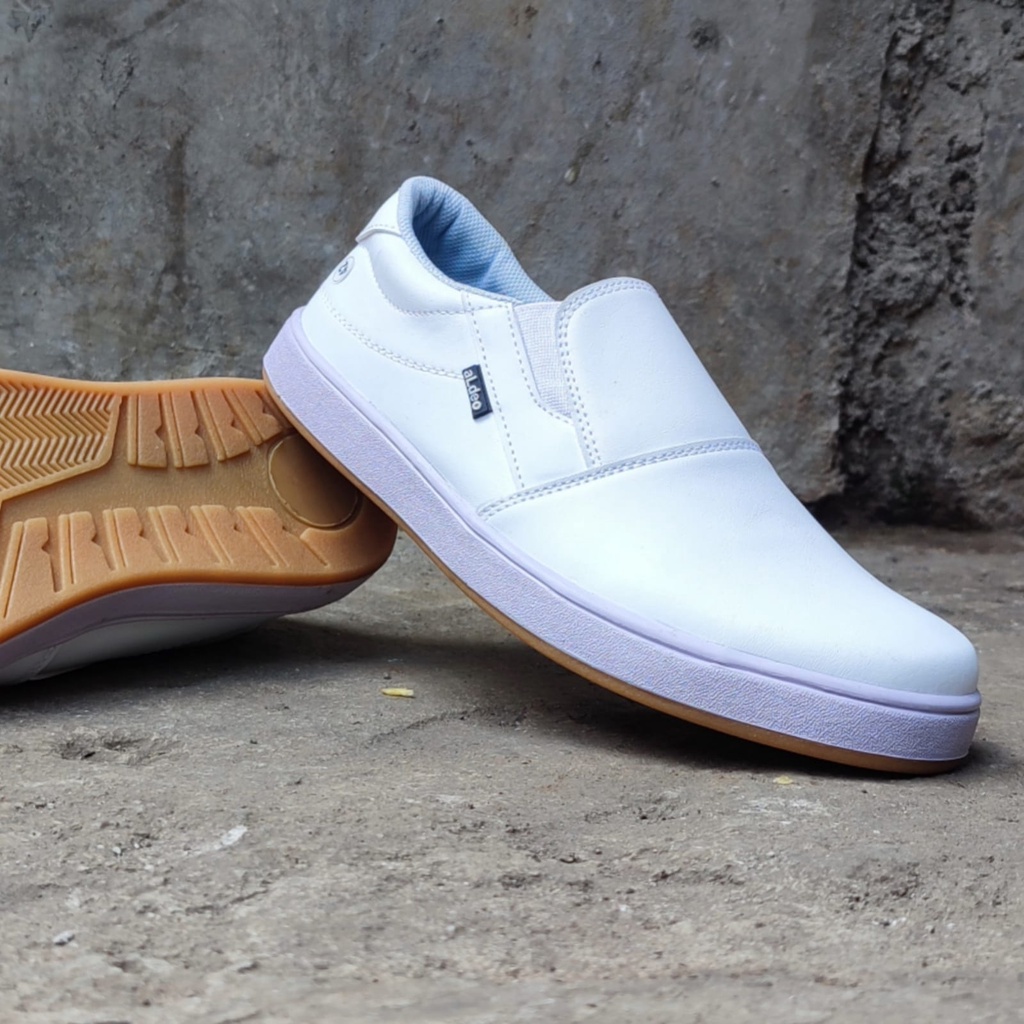 Sepatu Slip On Pria Casual Original Asli Aldhis Putih Polos Slop Kasual Tanpa Tali Full White Gum Buat gaya dan Jalan Jalan