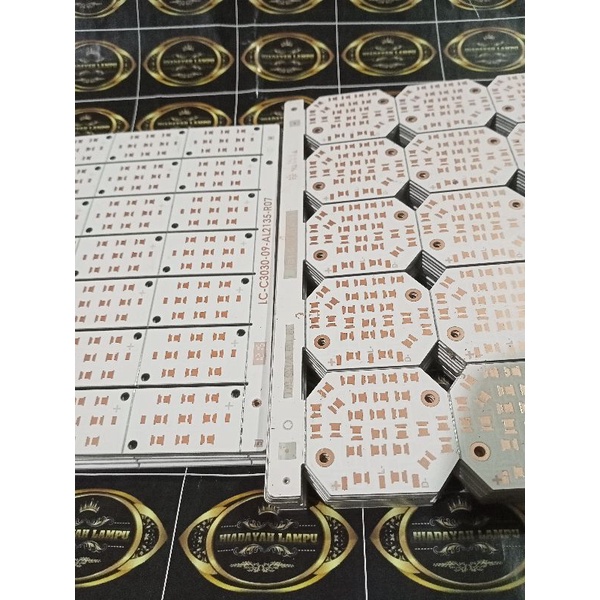 PCB kosong Led SMD berkualitas per lembar.