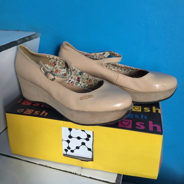 Wedges Wanita Gosh