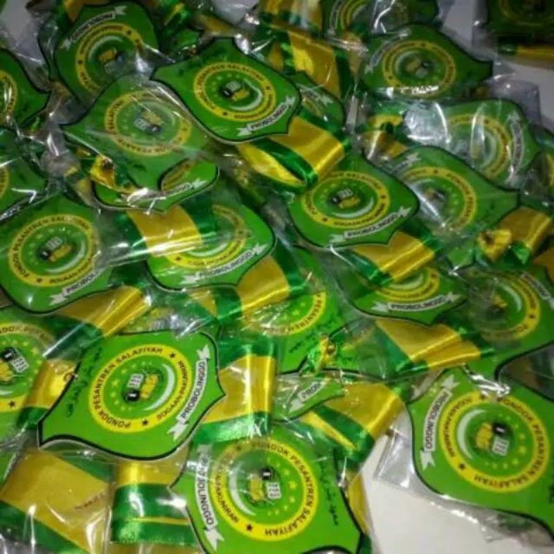 Mendali Atau Gordon Wisuda Akrilik Cor Resin