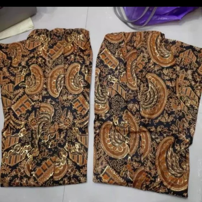 Rok wiru dewasa alus-cewek semenromo