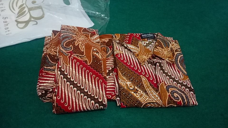 Set Batik Couple Roro Maroon (kemeja, Rok, Tunik Roro Maroon)