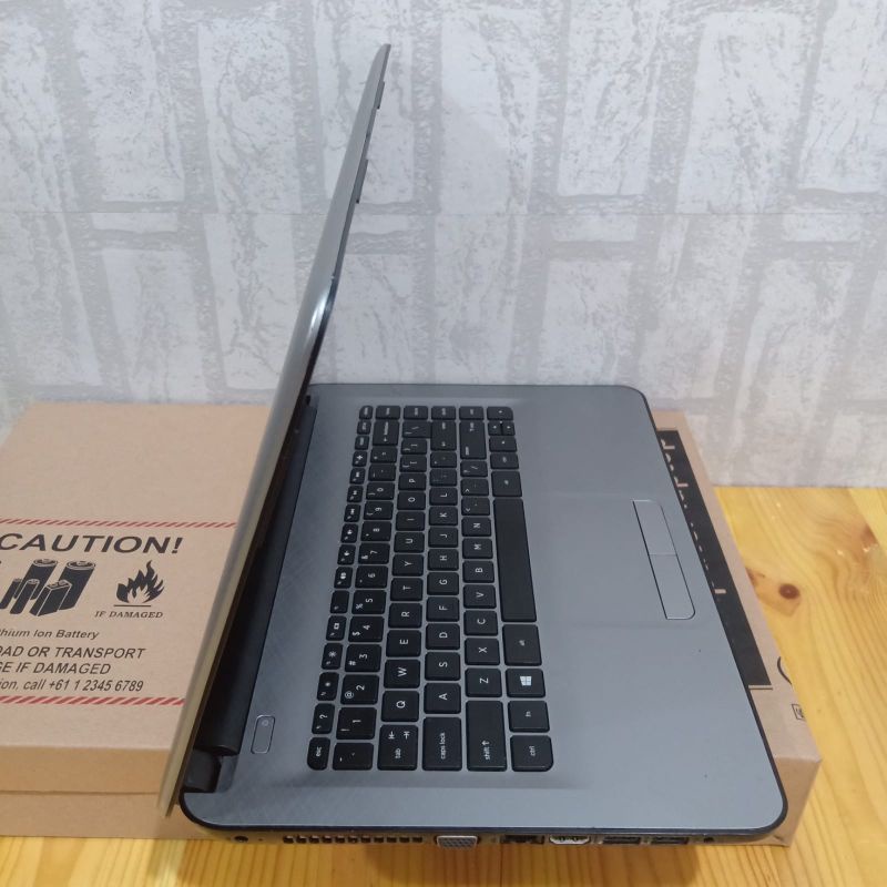 Hp 14-AF115AU,AMD A6-5200 Ram 4GB HDD 500GB vga Amd radeon HD8400/Amd Radeon R3 mulus