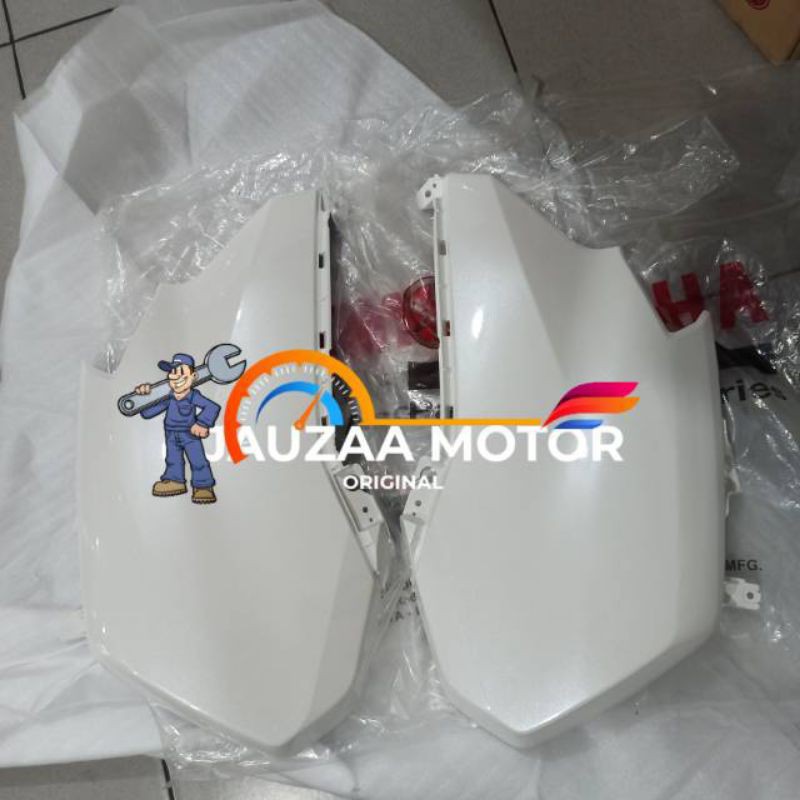 Body Cowling Sayap kiri Nmax new 2020 putih KANAN kiri original