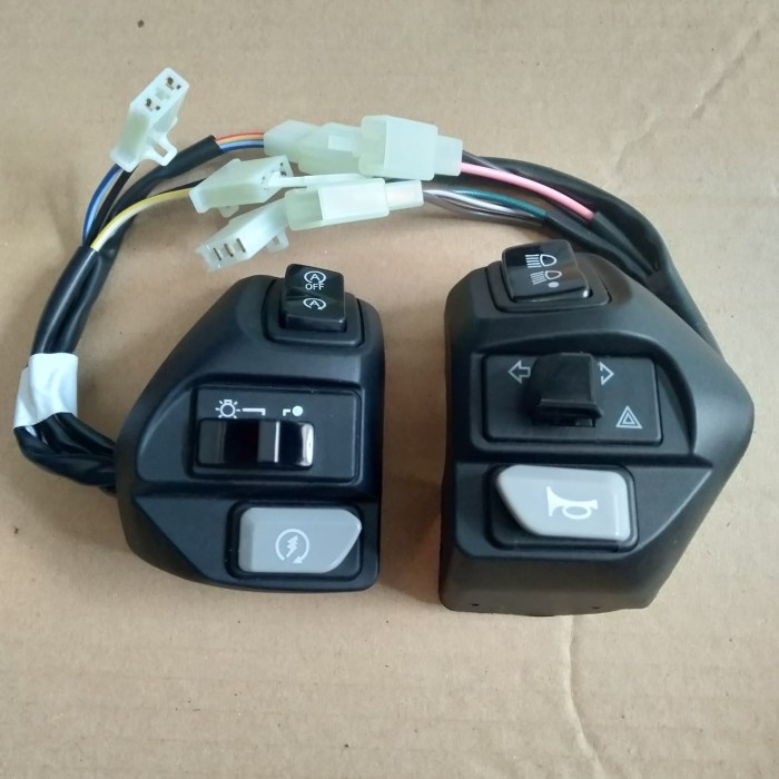 SAKLAR SET KIRI DAN KANAN PLUS HAZARD DAN DIM 3 FUNGSI AEROX 155 ORIGINAL Original