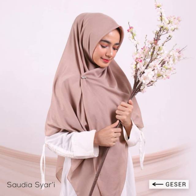 (PROMO) Jilbab Syar'i Segi Empat Diamond Italiano crepe Polos Jumbo 130x130cm Syar'i