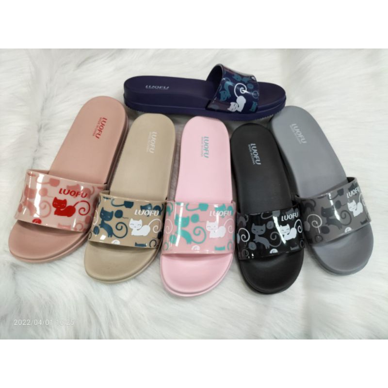 Sandal Selop Luofu Karakter