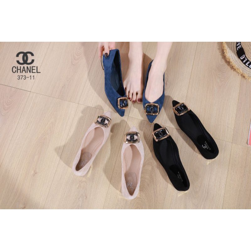 SEPATU WANITA / SEPATU CHANEL / FLATS SHOES / NYAMAN DIPAKAI / BAHAN BELUDRU