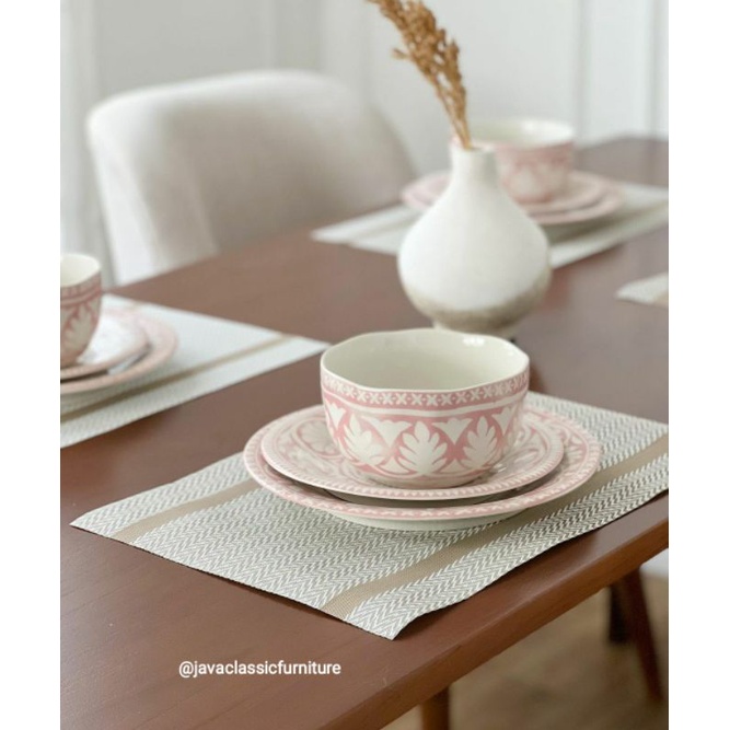 KURSI MEJA MAKAN JOK SCANDINAVIA CAFE RESTO RESTORAN MEWAH RUANG TAMU KELUARGA DINNING SET KITCHEN BAHAN RANGKA KAYU JATI BUSA EMPUK KAIN BLUDRU HALUS LEMBUT FURNITURE JEPARA-2