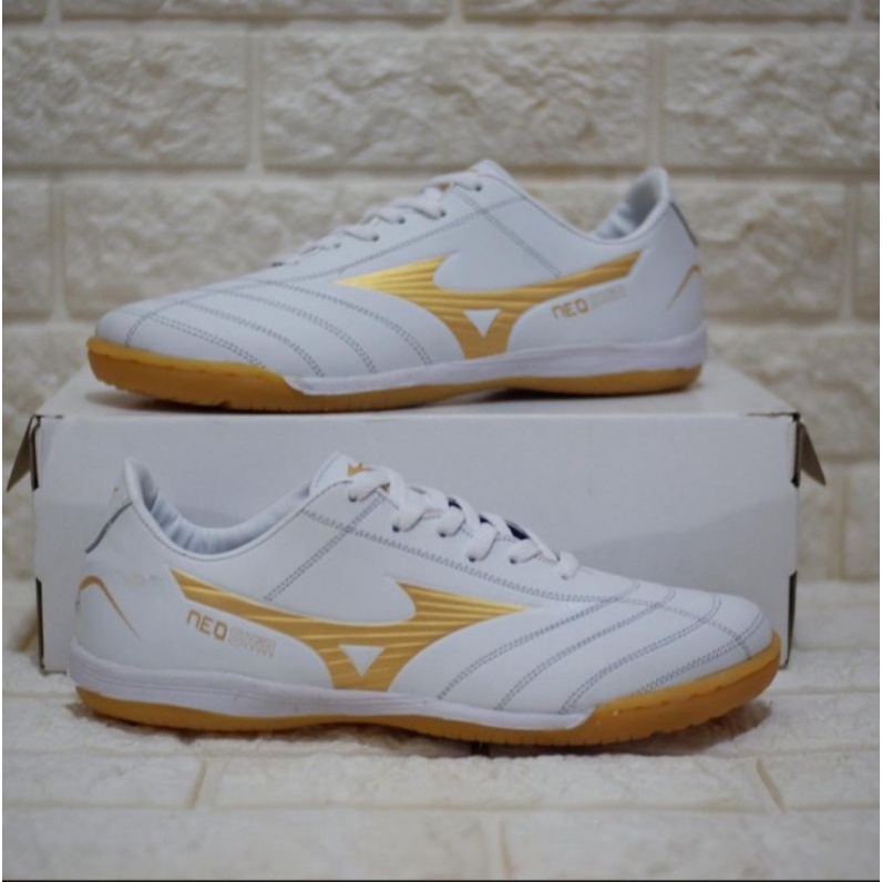 SEPATU FUTSAL MIZUNO NEO SHIN PUTIH GOLD TERBARU/ SEPATU FUTSAL PRIA TERLARIS / SEPATU FUTSAL MIZUNO