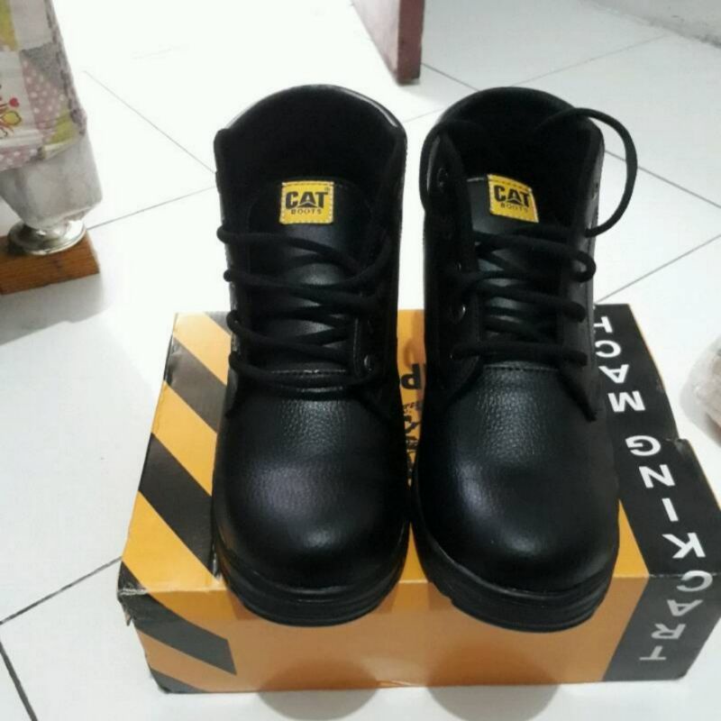 sepatu safery pria ujung besi/satapu septy boots pria/ sepatu kerja lapangan