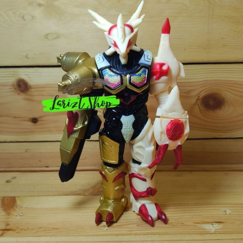 Monster Ultraman Zero Geed King Galactron Kaiju Vinyl Figure