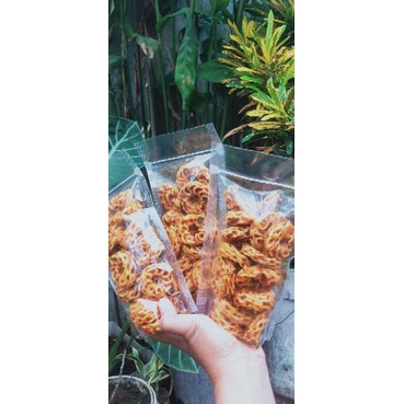 

Kerupuk Bantet Kembang