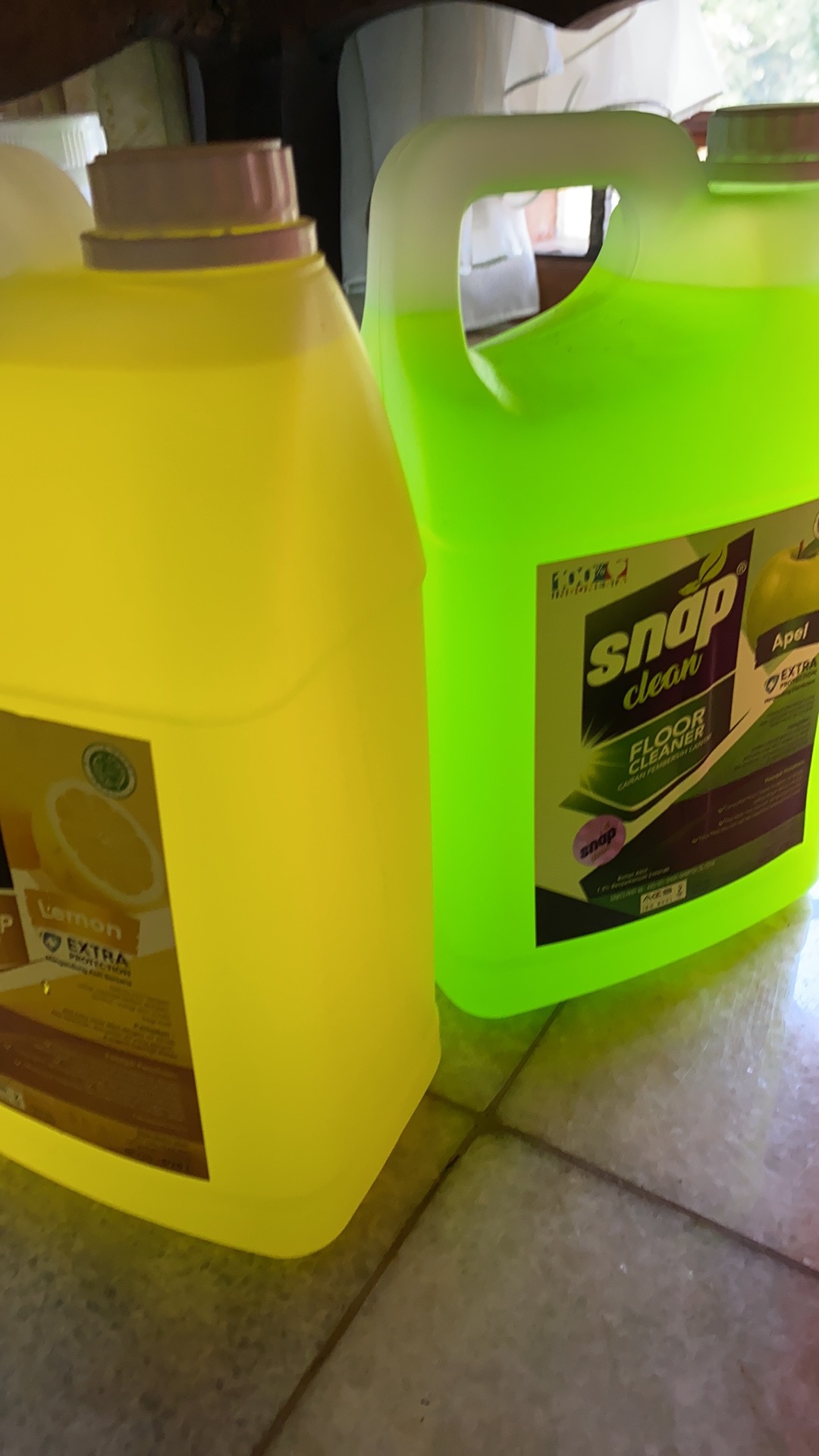 Karbol Mengandung Disinfektan Snap Clean 4 Liter