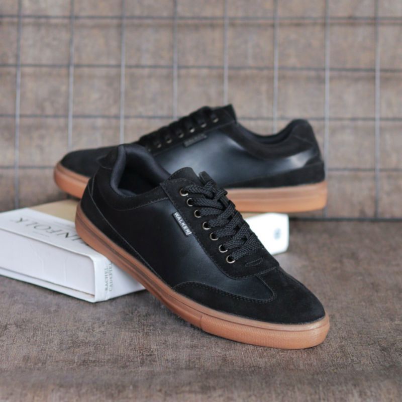 Sepatu Casual Sneakers Pria Terbaru Original Kulit Suede Kets Santai Sekolah Kerja