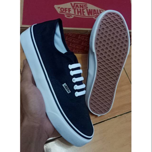 Sepatu Vans authentic