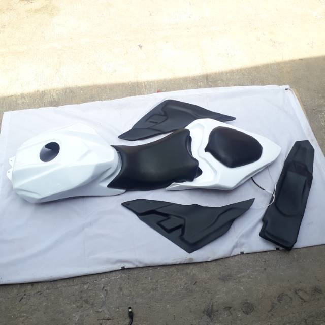 cover tangki model cbr250rr + body belakang model cbr250rr pnp honda cb150r old cb150r streetfire