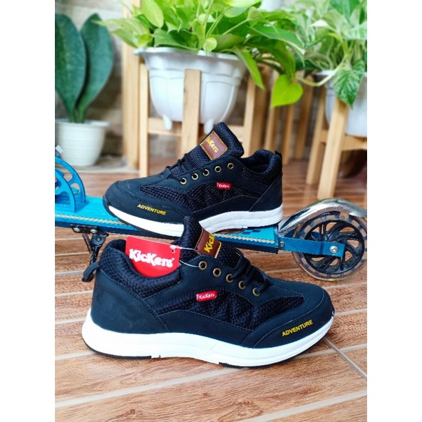 Sepatu Santai Pria Olahraga Sneakers Terbaru Cowok Kasual Casual