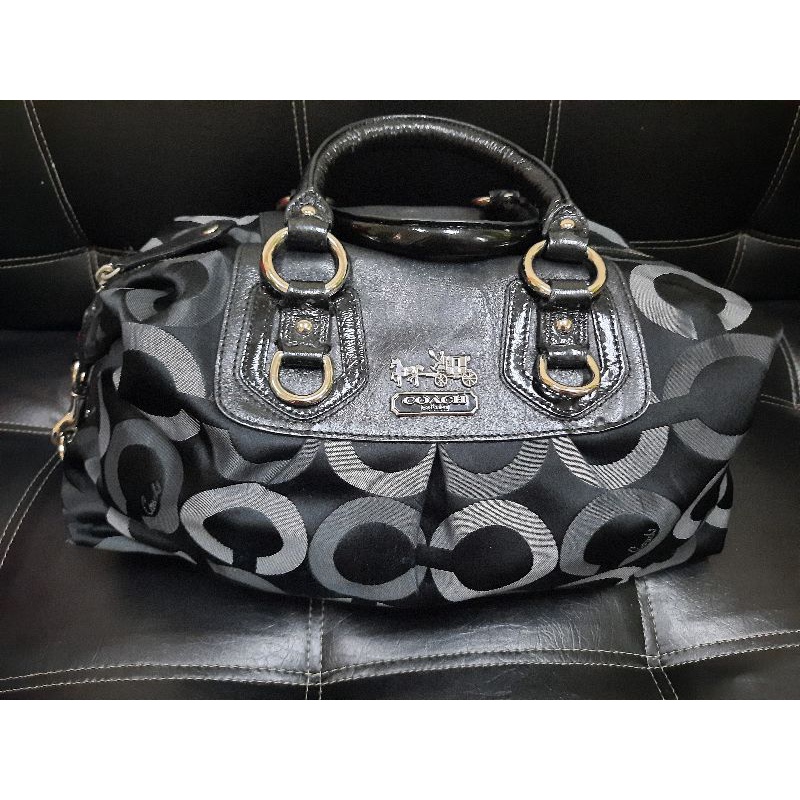 Tas preloved sling coach