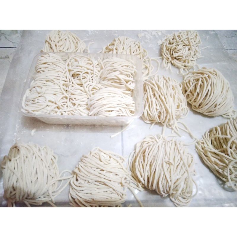 

JATENG - promo 1kg / 1100 gr mie ayam / 1000 gr mie basah / mie pangsit mentah / mie sehat pasta ori