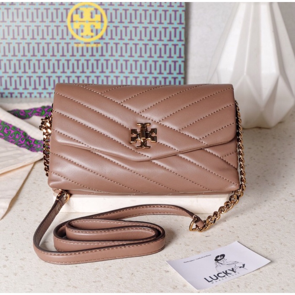 Tory Burch Kira Chevron Chain Wallet In Taupe - ORIGINAL 100%