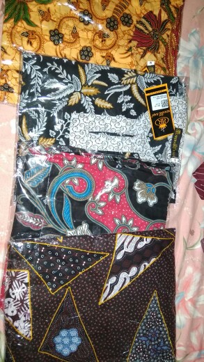 Benang Raja Tunik Batik Wanita Lengan Panjang