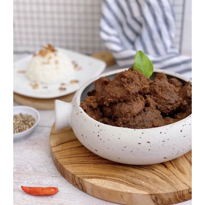 

Rendang Padang Asli Rasa sangat mantap GRATIS ONGKIR SE INDONESIA nyesal kalo tidak coba rendang paadang asli