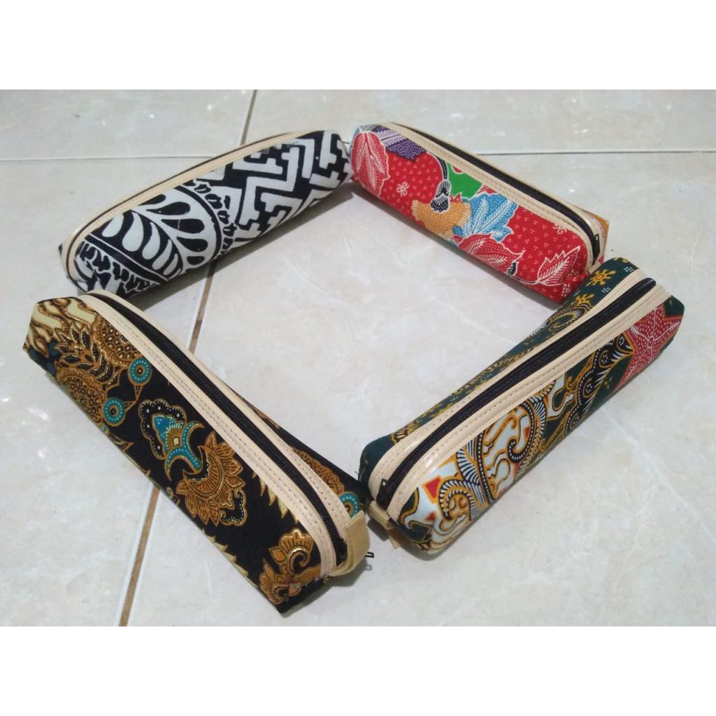 

Souvenir Tempat Pensil Bahan Batik Kemasan Plastik isi 20 pcs free Thanks Card