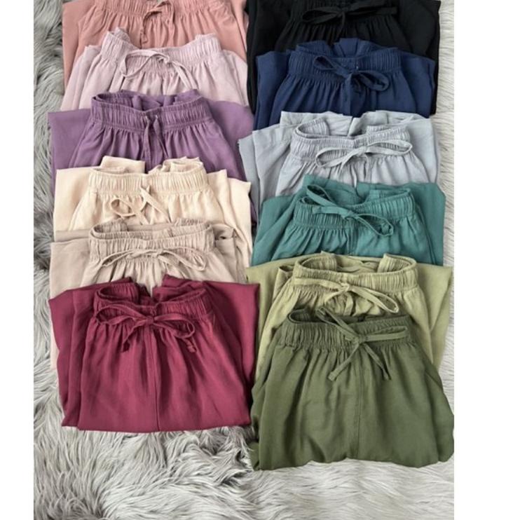 Harga Spesial.. KULOT UNIQLO RELACO (Tag/label UNIQLO)